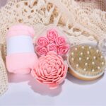 SPA LUXETIQUE Beauty Set für Frauen – 15-teiliges Wellness Geschenkset mit Duschgel und Accessoires, Gänseblümchenduft – Bild 6