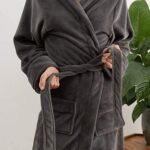 Lumaland Luxury Bademantel mit Kapuze – Bild 4