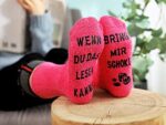 Geschenk für Frauen, WENN DU DAS LESEN KANNST BRING MIR WEIN / KAFFEE / SCHOKI / BUCH SOCKEN – Bild 4
