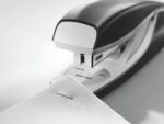 Leitz NeXXt Heftgerät, 30 Blatt Flachheftung, Metall mit Kunststoffelementen, Heftklammerschachtel im Lieferumfang enthalten, WOW – Bild 6