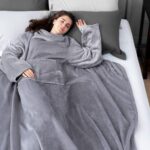 BEDSURE Ärmeldecke hellgrau Kuscheldecke mit Ärmeln - 170x200 cm, Sweatshirt Decke Ärmel zum Anziehen Erwachsene, Ganzkörperdecke mit Ärmel tragbar extra weich als TV Decke – Bild 2