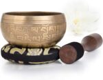 Silent Mind tibetische Klangschale Set ~ Bronze Mantra Design ~ mit hochwertigem Holz Klöppel und Himalaya Kissen ~ perfektes zur Yoga Meditation, Entspannung und Achtsamkeit ~ das ideale Geschenkset – Bild 2