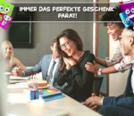 VULAVA Anti Stress Würfel - der Bunte Stresswürfel mit 6 lustigen Aktionen zum Stressabbau ist das Geschenk und Büro Spielzeug für alle Kollegen Studenten Freunde und Mitarbeiter mit schwachen Nerven – Bild 6