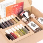 DO YOUR GIN | DIY Gin-Set – für zu Hause oder als Geschenk | Bekannt aus Sat1, Vogue, Spiegel | 12 Botanicals im Glas