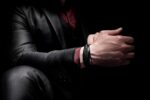 SERASAR Armband Herren Leder , Herren Armband Männer, Armband Leder Armreif Herren Lederband Herrenarmreif Armschmuck Leder Schmuck Herrenschmuck Flecht, Armband GeschenkIdee für Ihn – Bild 3