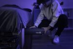 Elgato Green Screen - Ausfahrbares Chroma-Key-Panel, knitterfreies Material, ultraschneller Aufbau, für Hintergrundentfernung für Streaming, Videokonferenzen auf Instagram, TikTok, Zoom, Teams, OBS – Bild 9