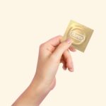 Durex Natural Feeling Kondome - Latexfreies Kondom, für ein natürliches Haut an Haut Gefühl – Bild 4