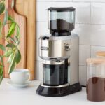 De'Longhi Dedica KG 521.M Elektrische Kaffeemühle, 2,1" LCD Display mit Aroma Funktion, Vollmetallgehäuse, Edelstahl Kegelmahlwerk, einstellbare Mahlgradeinstellung – Bild 7