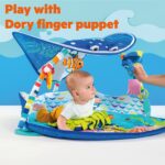 Bright Starts, Disney Baby, Findet Nemo Spieldecke mit Spielbogen, Lichtern und mehr als 20 Minuten Melodien, einer Dorie Fingerpuppe und vielem mehr – Bild 7