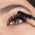Maybelline New York Mascara mit Falsche-Wimpern-Effekt, Falsies Lash Lift – Bild 6