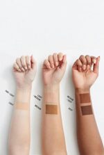 Maybelline New York 4-in-1 Make Up mit Concealer, BB Cream, Puder und Primer, für einen perfektionierten Teint, Foundation mit leichter Deckkraft, Instant Perfector Matte – Bild 13
