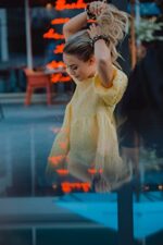 invisibobble Haargummi Leo Scrunchie Purrfection, Haargummis starker Halt für Mädchen & Damen – Bild 5