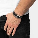 SERASAR, Premium Echtlederarmband für Männer [Shine] in Schwarz, Magnetverschluss aus Edelstahl in Schwarz, Silber & Gold, Inklusive Schmuckschachtel, Tolle Geschenkidee – Bild 4