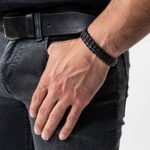 SERASAR Premium Echtlederarmband für Männer [Steel] in Schwarz, Magnetverschluss aus Edelstahl in Schwarz, Silber & Gold, Inklusive Schmuckschachtel, Tolle Geschenkidee – Bild 6
