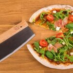 Blumtal Profi Pizzaschneider, scharfes Wiegemesser, Pizzamesser für Jede Pizza, Klinge 32cm – Bild 4