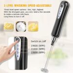 CAVN Elektrischer Milchaufschäumer mit Edelstahlständer, 2 in 1 Doppeltem Quirl 3-Gang USB Aufladbar Handheld Milchaufschäumer Mixer Milk Frother Milchschaum Eier Schlagen für Kaffee Latte Cappuccino – Bild 2