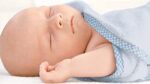 NIVEA BABY Nasen frei (24 Ampullen à 5 ml), Nasenpflege mit Kochsalzlösung reinigt Nase und Augenlider, befeuchtet die Nase und erleichtert das Atmen – Bild 5