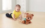 VTech Baby Krabbel-mit-mir-Bär – Interaktives Plüschtier, das alleine krabbelt, zählt, spricht und singt – Für Kinder von 9-36 Monaten – Bild 2