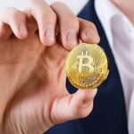 innoGadgets® Physische Bitcoin Medaille mit 24-Karat Echt-Gold überzogen. Wahres Sammlerstück mit Schutzhülle, Münzkapsel. Perfekt für jeden Bitcoin-Fan – Bild 7