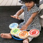 Baby Einstein, Hape, Magic Touch Holzspielzeug Trommel, Elektronische Musikinstrumente, Aktivität und Sensorisches Spielzeug für Kinder aus Holz, ab 6 Monaten – Bild 3