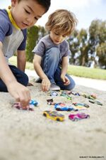 Hot Wheels DXY59, 20er Pack 1:64 Die Cast Fahrzeuge Geschenkset, je 20 Spielzeugautos, zufällige Auswahl, Spielzeug ab 3 Jahren – Bild 4