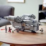 LEGO 75292 Star Wars The Mandalorian Kopfgeldjäger Transporter Raumschiff Spielzeug mit dem Kind als Minifigur – Bild 6