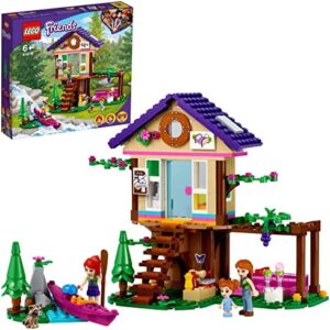 LEGO 41679 Friends Baumhaus im Wald, Spielzeug für Mädchen und Jungen ab 6 Jahre, Haus mit Mini-Puppen, Boot und anderem Zubehör