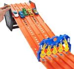Hot Wheels - Rollout Raceway Trackset, lässt sich zu einer fünfspurigen Rennstrecke ausrollen, Aufbewahrungsbehälter, Spielzeug Autorennbahn für Kinder ab 4 Jahren – Bild 4