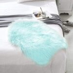 Teppich Wölkchen Lammfell Schaffell Imitat Fellteppich | Wohnzimmer Schlafzimmer Deko | Kunstfell als waschbarer Bettvorleger, Dekofell für Stuhl, Sofa, Bett – Bild 3