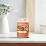 Yankee Candle Duftkerze im Glas (gross), Cinnamon Stick, Kerze mit langer Brenndauer bis zu 150 Stunden, Perfekte Geschenke für Frauen – Bild 5