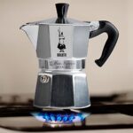 Bialetti, Moka Express, Ikonische Espressomaschine für die Herdplatte, macht echten Italienischen Kaffee, Moka-Kanne, Aluminium, Silber – Bild 3