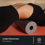 BLACKROLL® STANDARD, Originale Faszienrolle (30 x 15 cm), Fitness Rolle zur Selbstmassage von Rücken und Beine, effektive Massagerolle für funktionales Training, mittlere Härte, Made in Germany – Bild 7