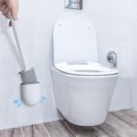 Umi Silikon Toilettenbürste wc bürste mit Halter und Sockel für Anti Tropf mit rutschfestem Griff weiche Bürsten Borsten schnell trocknend für Tiefe Toilettenspalt Reinigung (1weiss) – Bild 5