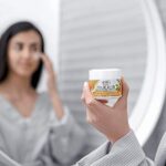 Victoria Beauty, Geschenkset für Frauen, Gesichtspflege Set, Geschenkbox für Damen mit Vitamin C Serum und Hyaluron Creme, Anti Falten Pflegeset – Bild 3