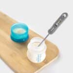 reer Digitales Flaschenthermometer FoodTemp, misst zuverlässig die Temperatur von Fläschchen, grau – Bild 2