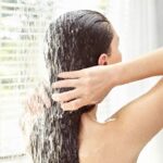 WELEDA Bio Hafer Aufbau Shampoo, Naturkosmetik Pflegedusche für strapaziertes und trockenes Haar, Haarshampoo glättet die Haare und mindert Haarbruch und Spliss (1 x 190 ml) – Bild 3