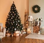 RS Trade künstlicher Weihnachtsbaum und Schnellaufbau Klapp-Schirmsystem, schwer entflammbar, unechter Tannenbaum inkl. Metall Christbaum Ständer – Bild 4