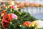 Idena 8325066 - LED Lichterkette mit 200 LED in warmweiss, mit 8 Stunden Timer Funktion und Transformator, ca. 27,9 m lang, Innen- und Aussenbereich, für Partys, Weihnachten, Deko, Hochzeit – Bild 8