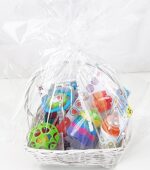 Geschenkkorb Geschenk zur Geburt oder Taufe mit Spieluhr Fisher Price Rassel uvm – Bild 2