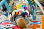 Baby Einstein, 4 in 1 Kickin' Tunes Spieldecke mit 70+ Geräuschen, 25+ Minuten Musik, Erlebnisdecke mit Klavier und Lichtern, Spielmatte mit Spielbogen abnehmbarem Babyspielzeug, ab der Geburt – Bild 10