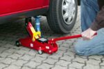 UNITEC Rangierwagenheber, Hydraulik 2 T Tragkraft, für Werkstatt und Hobby, gefertigt aus Qualitätsstahl – Bild 3