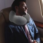 Eono Reise-Nackenkissen Set – Memory Foam, inkl. Schlafmaske & Ohrstöpsel