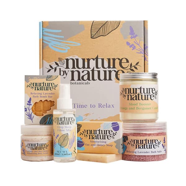 Verwöhn Geschenkset für Frauen von Nurture by Nature, RELAX & CALM, Natürliche Entspannung, Essentielle Öle, Lavender, Badesalze, Aromatherapie, Seife, Badebomben, Kerzen, Das Feel Good Geschenk
