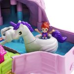 Polly Pocket GVL88 - Einhorn-Party, grosses Spielset mit kleiner Polly und Lila Puppe, +25 Überraschungen,Hüpfburg, Schloss, Schaukel, Schwimmring und mehr, für Kinder ab 4 Jahren – Bild 4