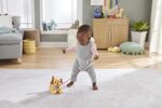 Fisher Price H9447, Hundespielzeug zum "Spazierengehen", macht Hundegeräusche und Bewegungen, für Kinder Spielzeug ab 1 Jahr – Bild 3