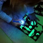Nene Toys iLight – Magische Tafel Zaubertafel – Zeichnen & Malen mit Licht für Kinder – Mal-Spiel für Jungen & Mädchen von 3 bis 12 Jahre – Kreatives, Originelles & Lehrreiches Geschenk – Bild 4