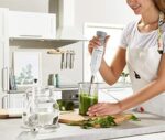 Bosch Stabmixer ErgoMixx MSM66110, Edelstahl Mixfuss, Mix und Messbecher, 2 Geschwindigkeitsstufen, leichtes Gehäuse, 4 Klingen Messer, einfache Reinigung, 600 W, weiss/grau – Bild 7