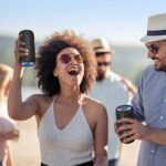 Ortizan Bluetooth Lautsprecher mit Licht, Musikbox Tragbarer Bluetooth Box mit IPX7 wasserdicht, Dualen Bass Treibern, 30h Akku, Freisprechfunktion für Phone, Draussen – Bild 7