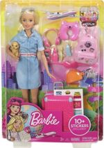 Barbie, Daisy, Ken & Reise Chelsea, Travel Puppe (blond) mit Hündchen, aufklappbarem Koffer, Stickern und mehr Accessoires, Spielzeug ab 3 Jahren – Bild 6