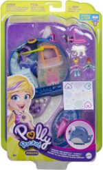 Polly Pocket GKJ52 - Narwal-Eisspass Schatulle mit lustigen Überraschungen, den kleinen Puppen Polly und Lila, Husky mit Schlitten, Eisbär-Figur und Stickerbogen; Spielzeug für Kinder ab 4 Jahren – Bild 4